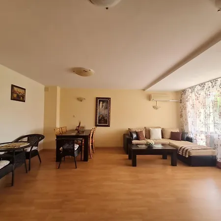 Sunny Apartment *