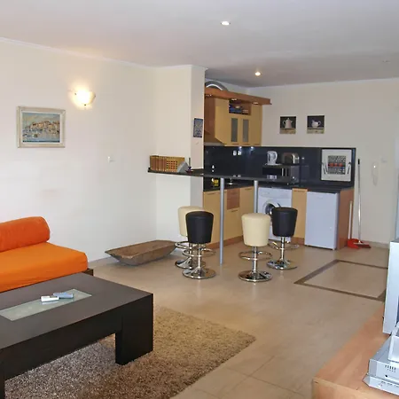 Sunny Apartment *