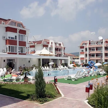 阳光堡垒公寓式酒店 阳光海滩